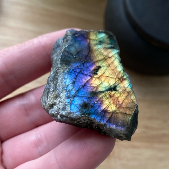 Planet Aries Other - Rainbow Flash Raw Edge Labradorite
